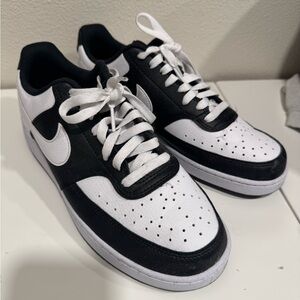 Nike Men's Black and White Sneakers